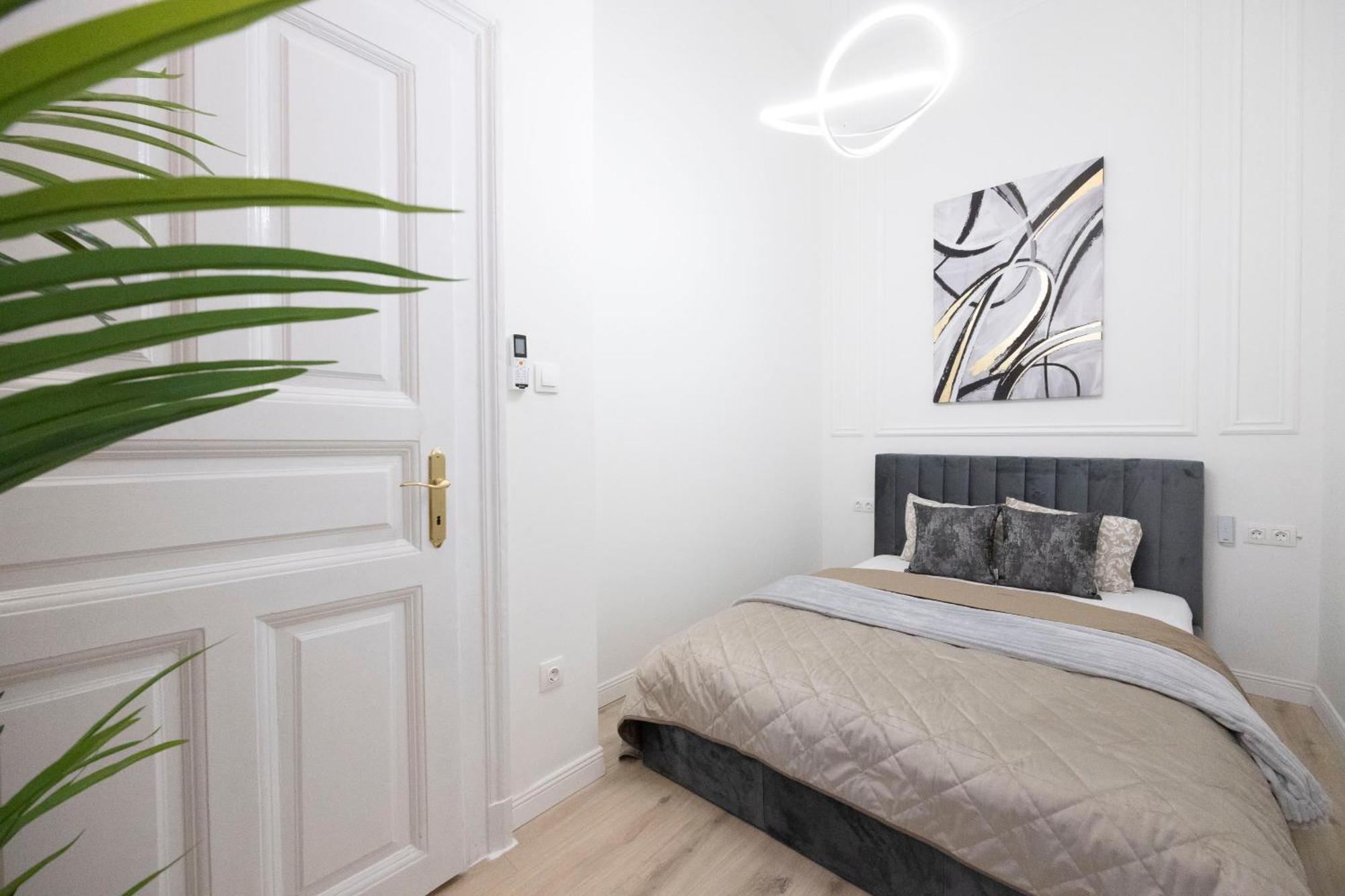 Exclusive & Prestigious Central Residence W/ Balcony Budapesta Exterior foto